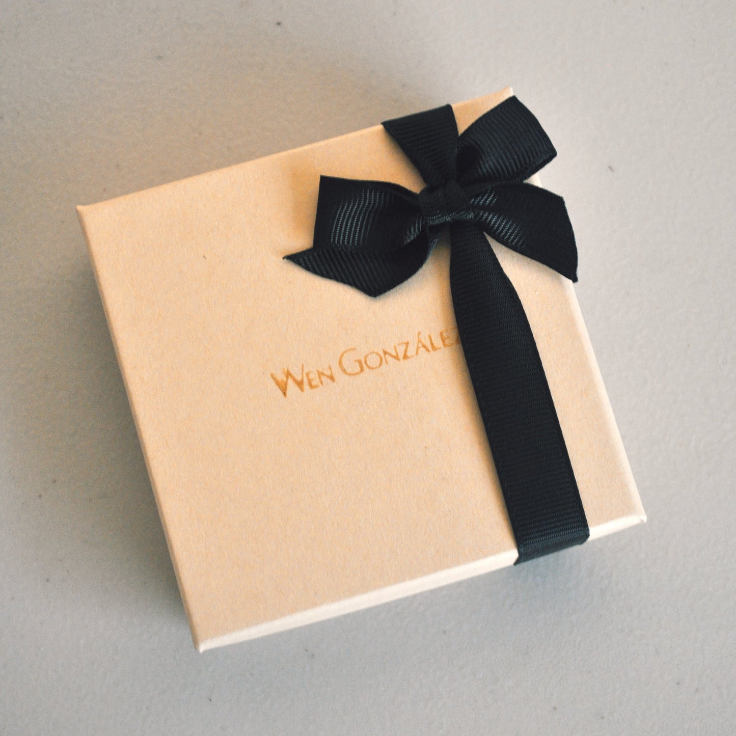 Empaque para regalo beige