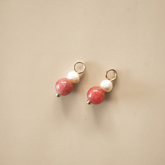 Cuarzo Cherry + Pearl Charms