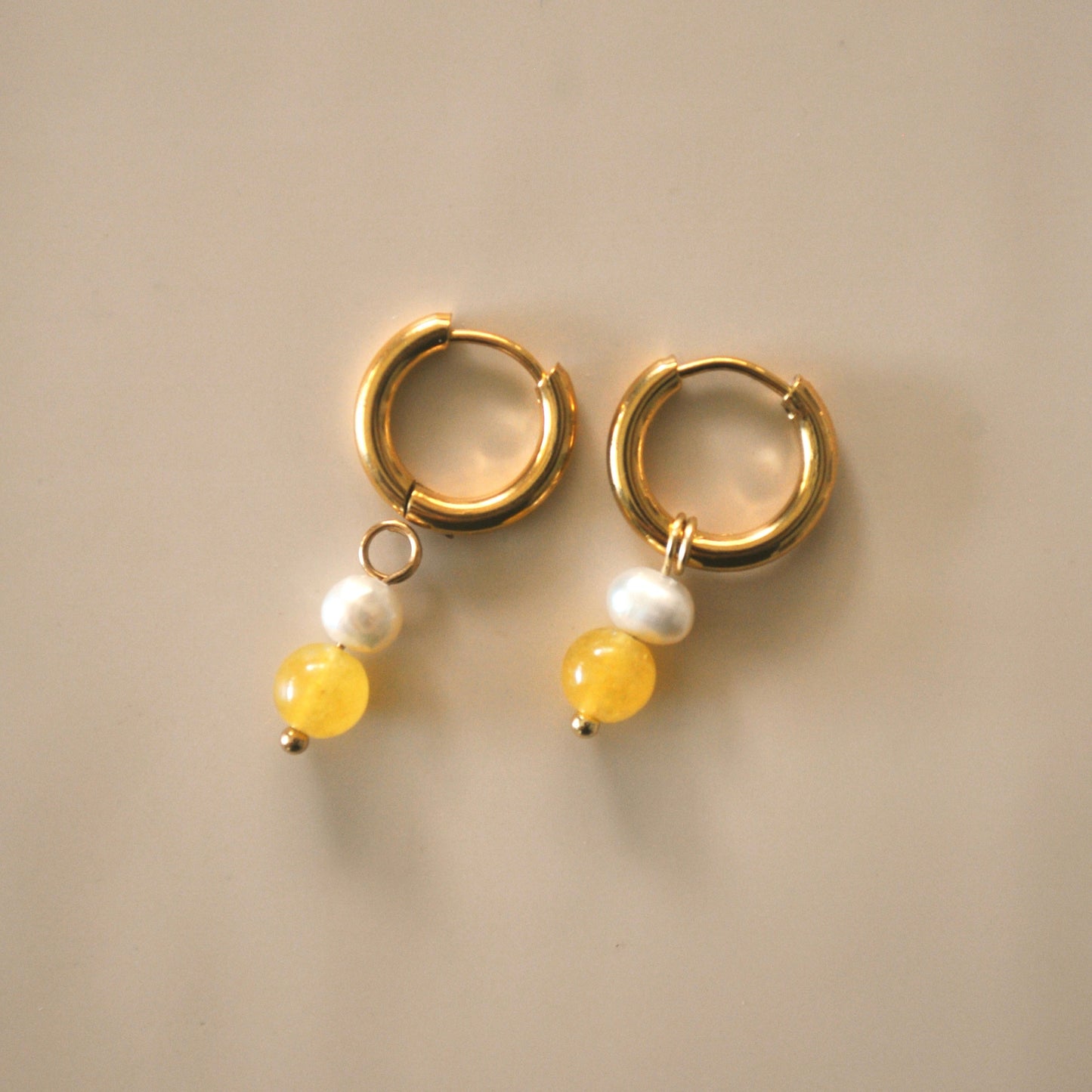 Jade amarillo + Pearl Charms