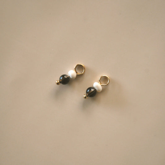 Cuarzo Ahumado + Pearl Charms