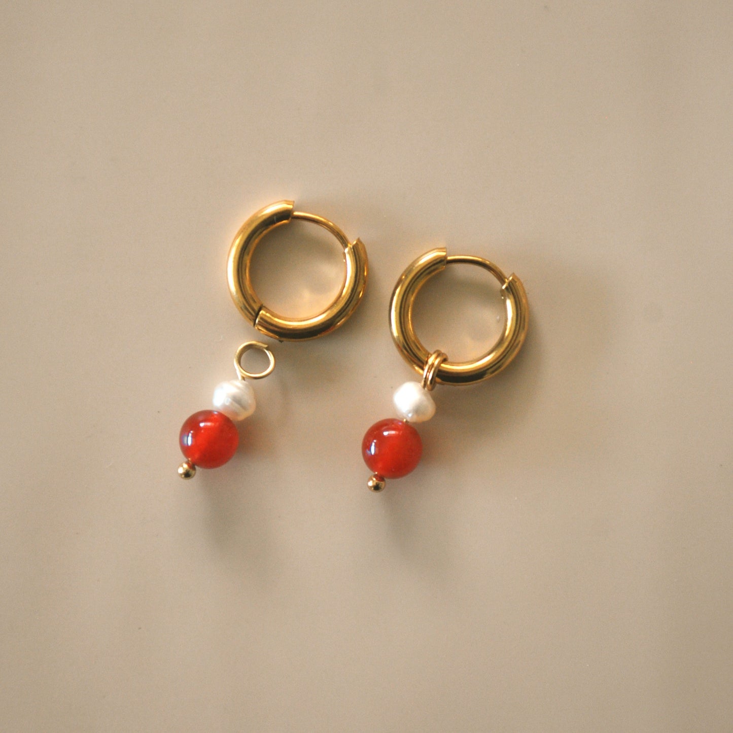 Ágata + Pearl Charms