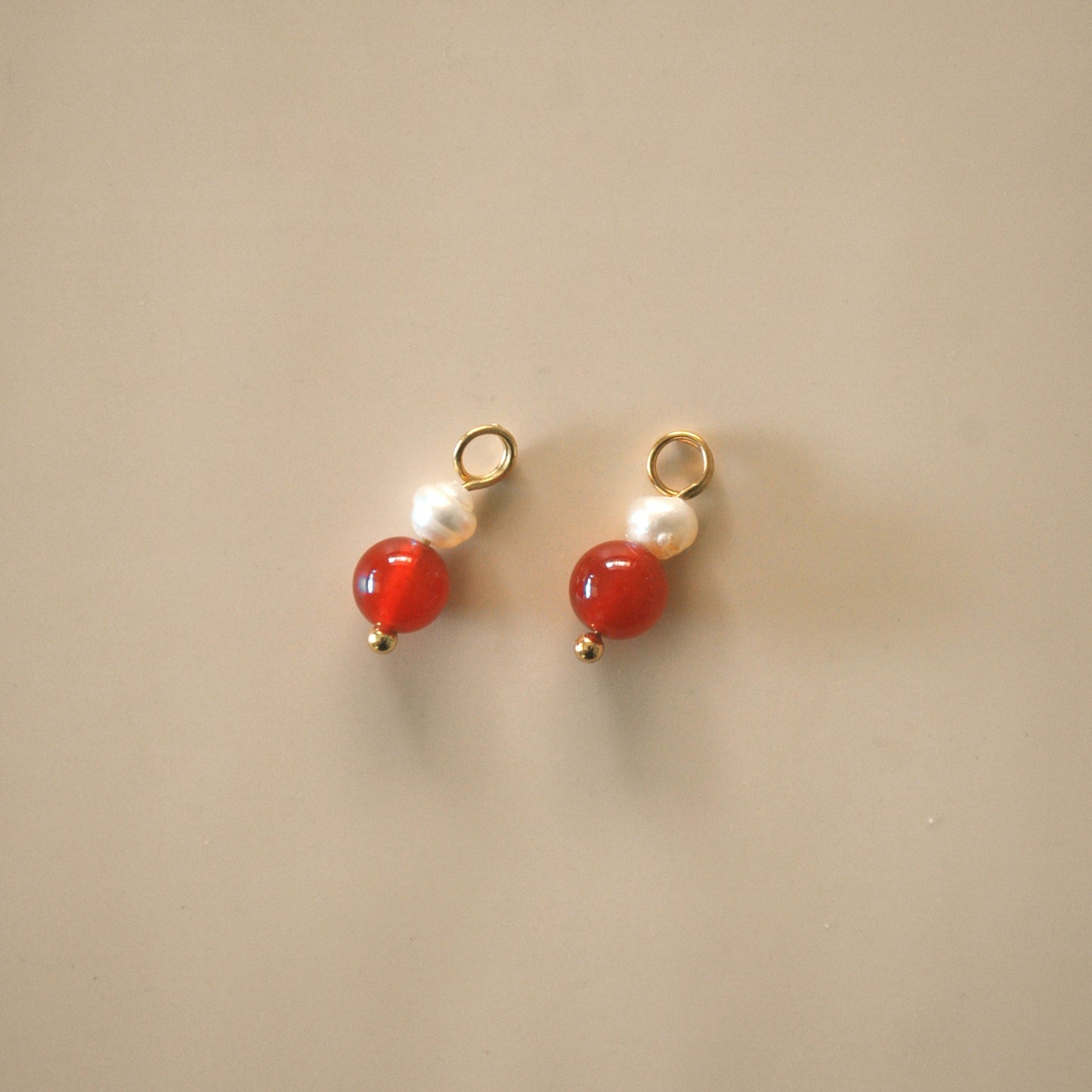 Ágata + Pearl Charms