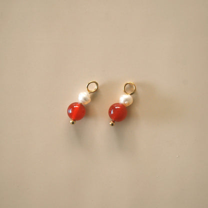 Ágata + Pearl Charms