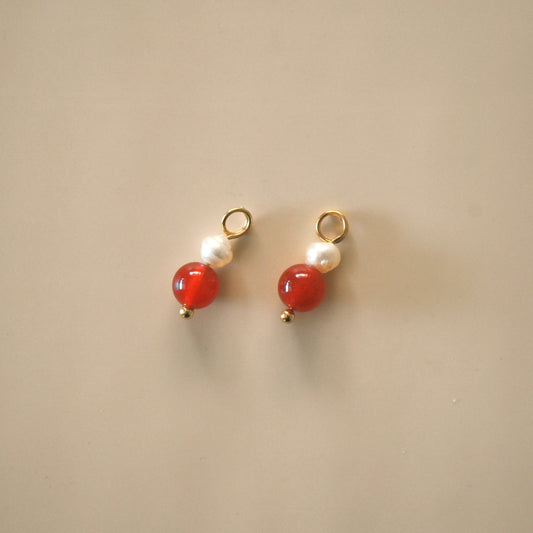 Ágata + Pearl Charms