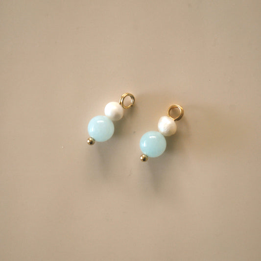 Aguamarina + Pearl Charms